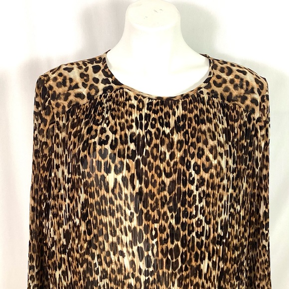 NWT-Express- all over crystal pleated blouse -size L - Picture 3 of 8